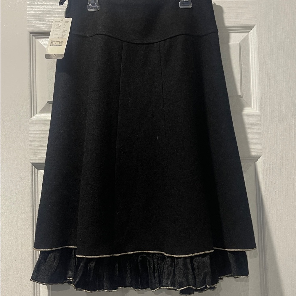 Elegant Black A-Line Skirt - Picture 5 of 8